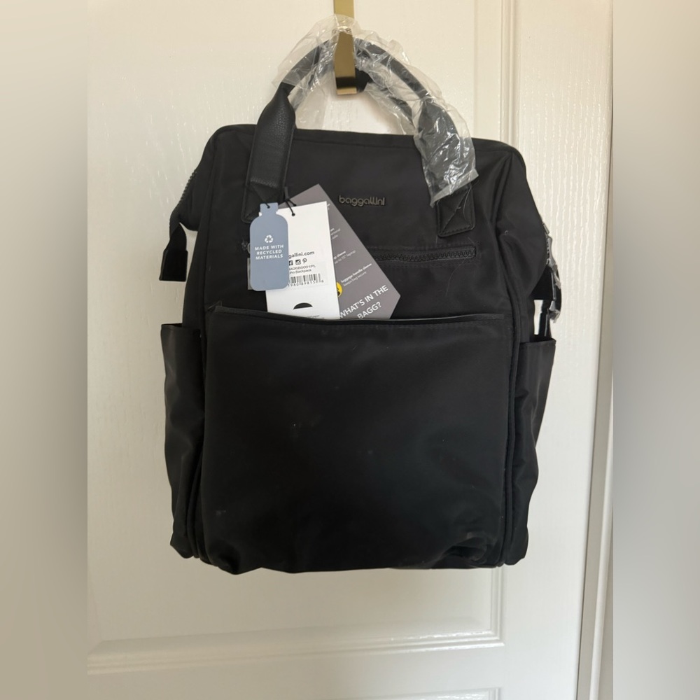 Baggallini soho backpack
